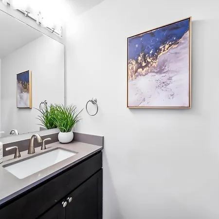 Free Pool And Steam In Downtown Cleveland With Great Amenities- 607 Apartment Exterior photo