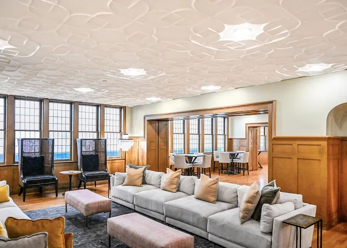 Free Pool And Steam In Downtown Cleveland With Great Amenities- 607