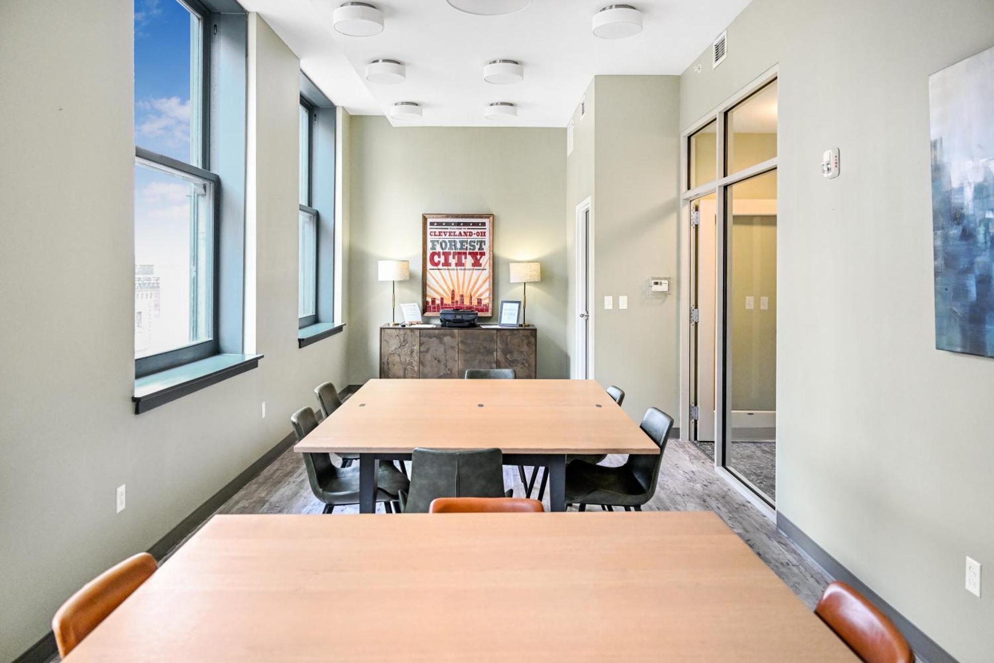 Free Pool And Steam In Downtown With Great Amenities- 607 * Cleveland