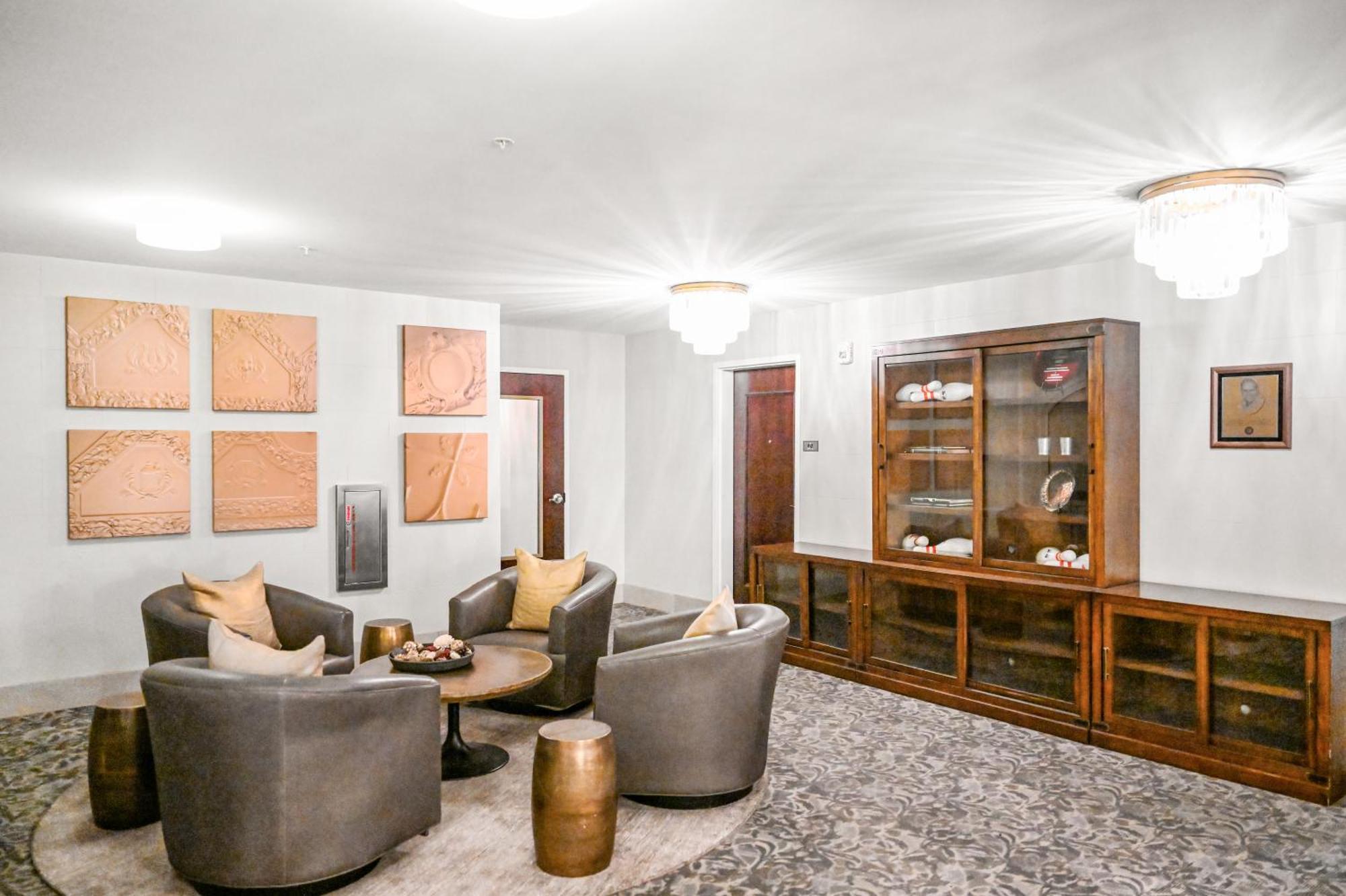 Apartment Free Pool And Steam In Downtown With Great Amenities- 607