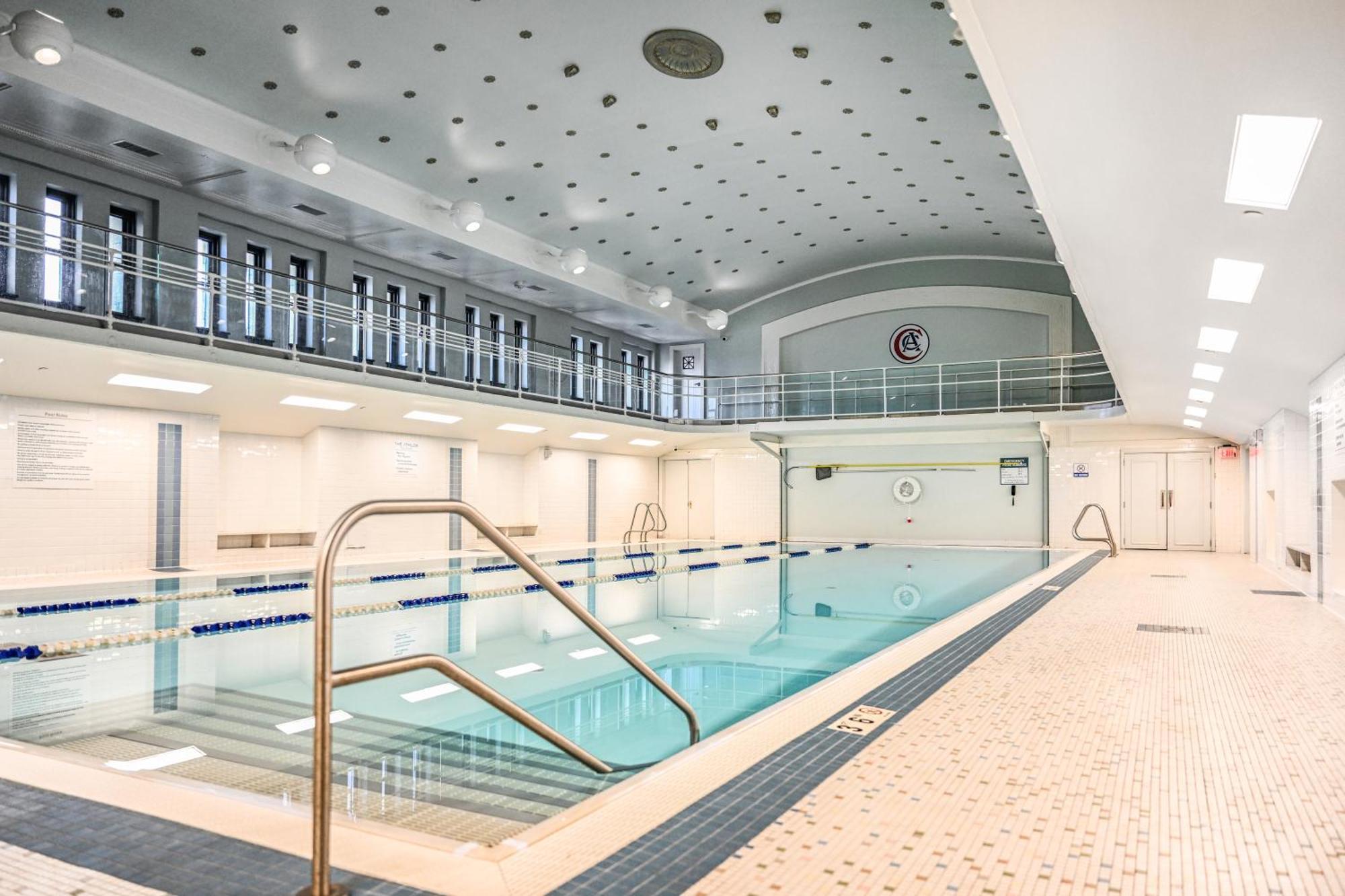 Free Pool And Steam In Downtown With Great Amenities- 607