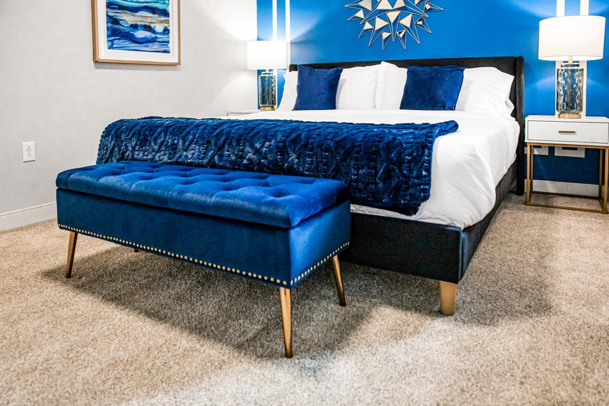 Free Pool And Steam In Downtown With Great Amenities- 607 Apartment