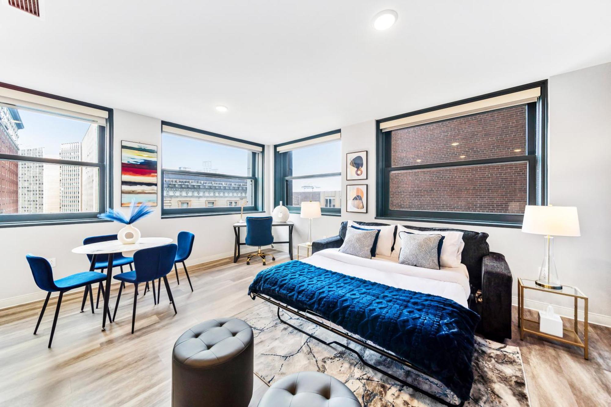 Free Pool And Steam In Downtown With Great Amenities- 607 Apartment Cleveland
